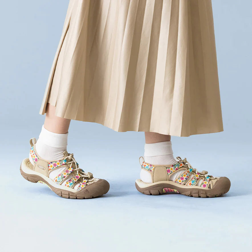 KEEN WOMEN'S NEWPORT RETRO - MULTI/SAFARI