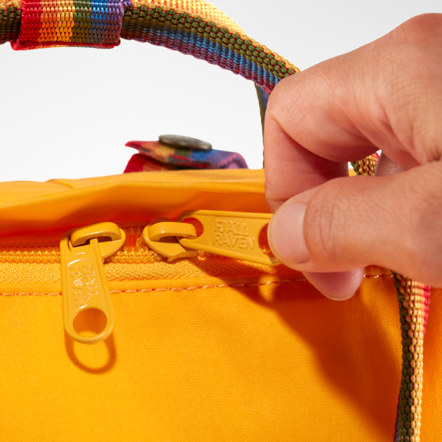 kanken-rainbow-2021