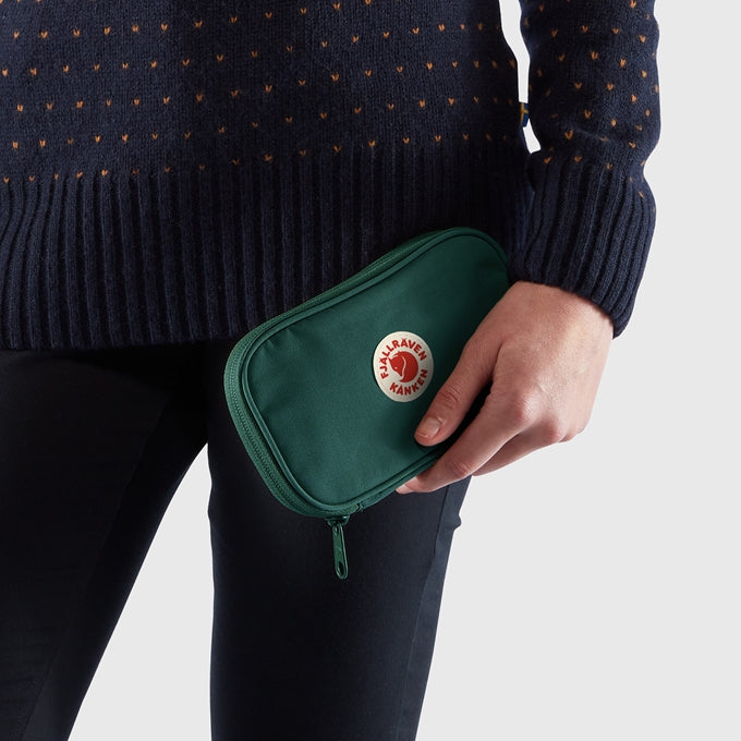 kanken-travel-wallet