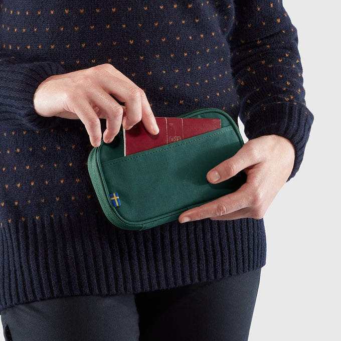 kanken-travel-wallet
