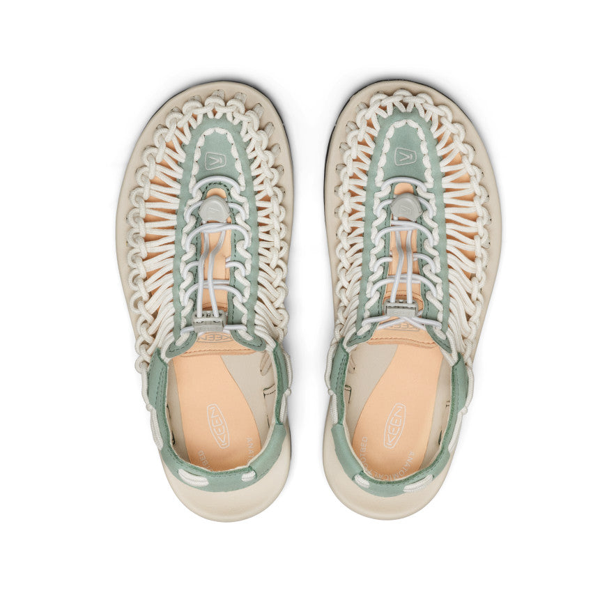 KEEN WOMEN'S UNEEK - LILY PAD/PEACH FUZZ