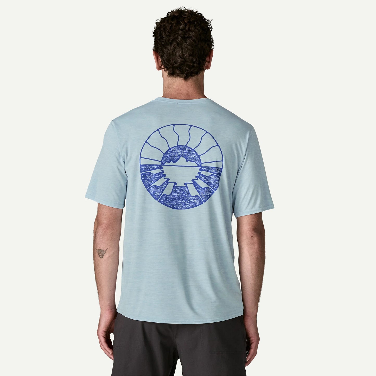 PATAGONIA M'S CAP COOL DAILY GRAPHIC SHIRT WATERS - FORGOTTEN ISLAND: FLECK BLUE