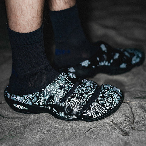 KEEN MEN'S YOGUI X HIDEANDSEEK - BLACK