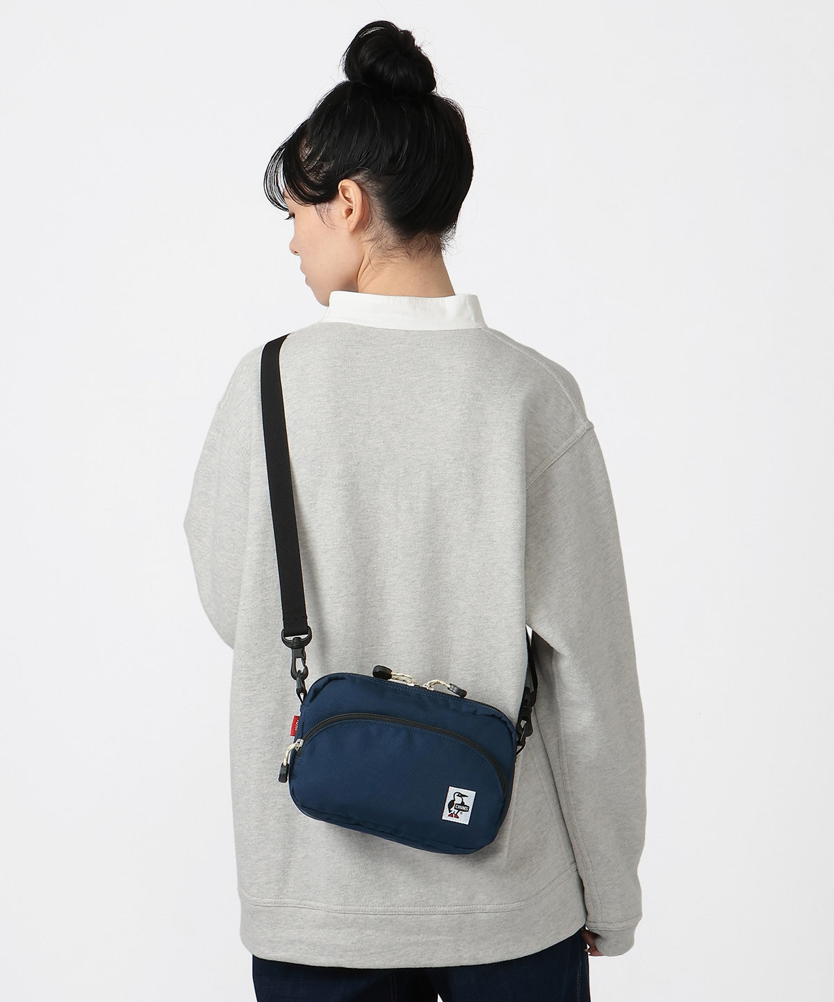 CHUMS RECYCLE SHOULDER POUCH - BLACK