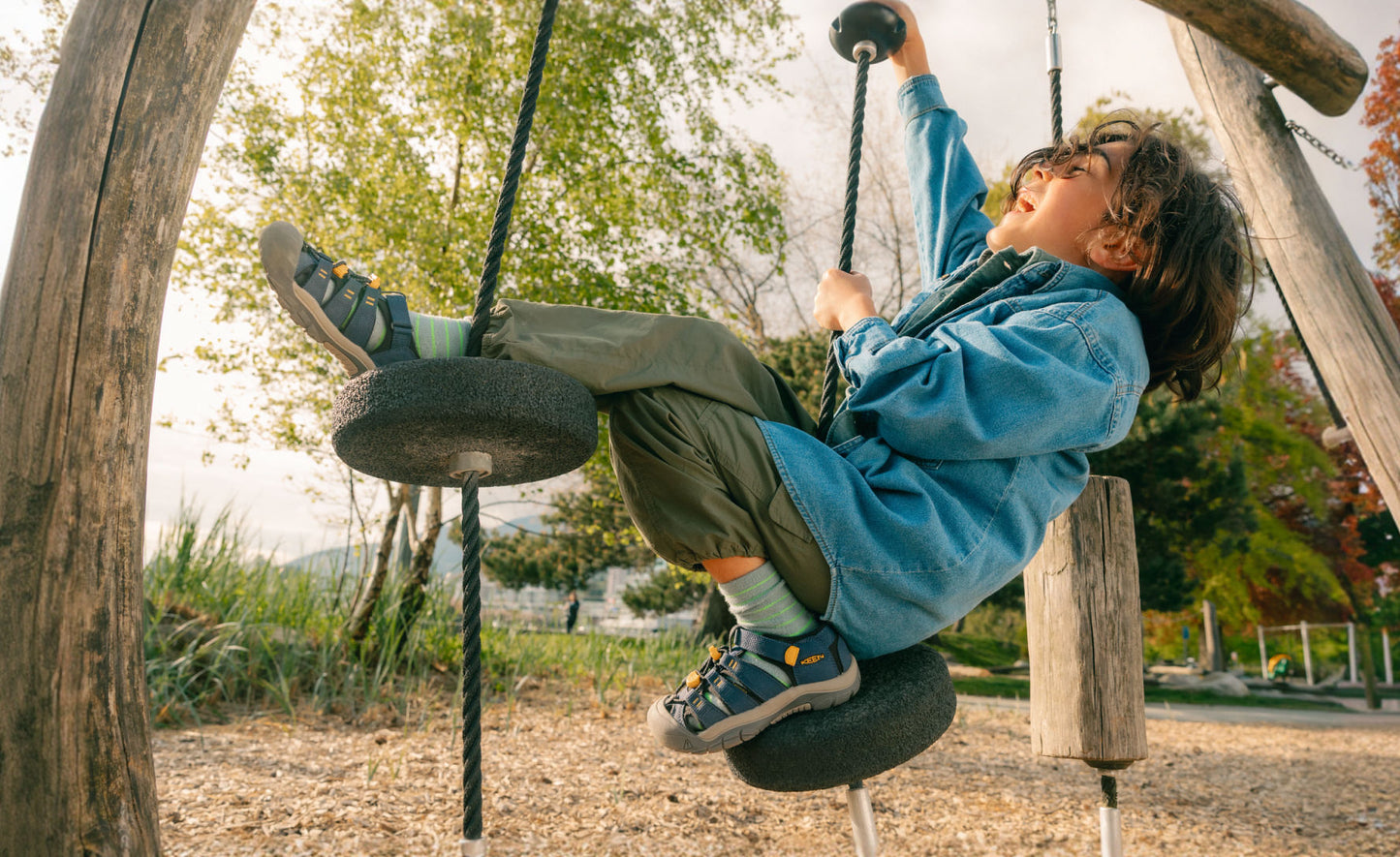 KEEN YOUTH'S NEWPORT H2 - TRIPLE BLACK