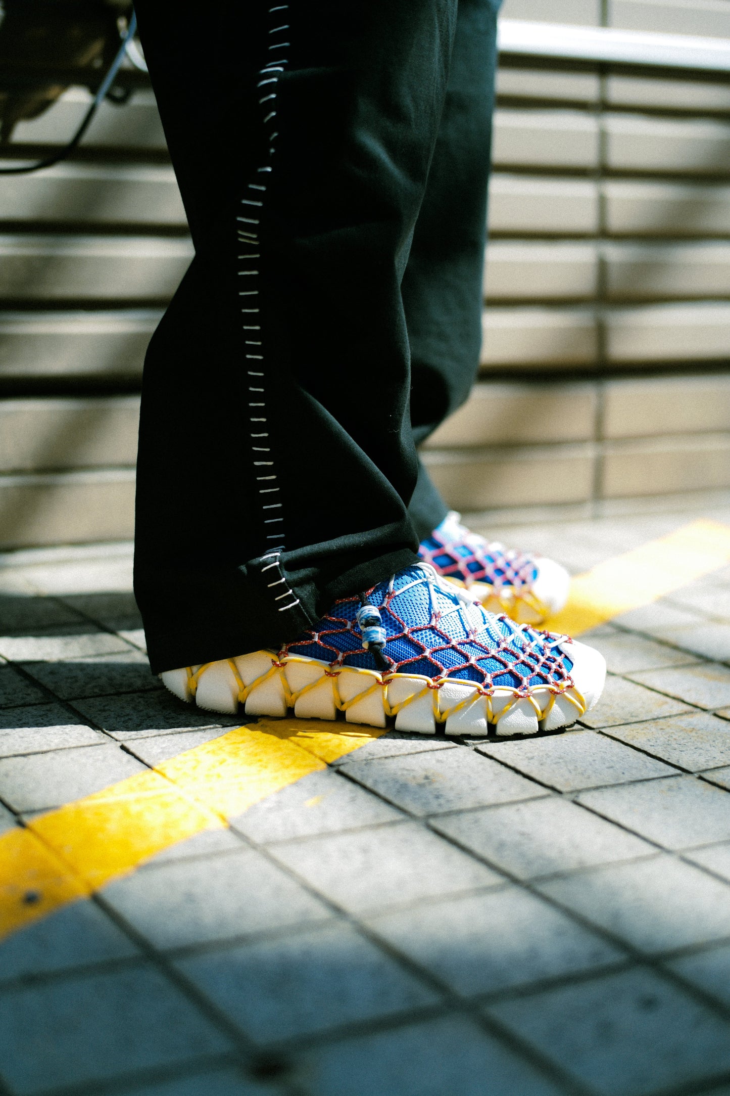 KEEN MEN'S UNEEK 360 x SPACE AVAILABLE - AZURE BLUE/STAR WHITE