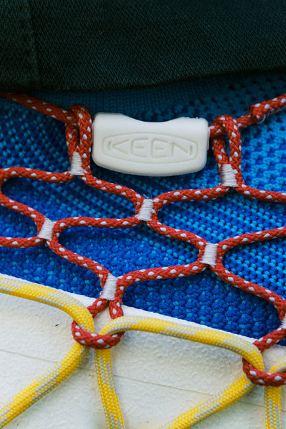 KEEN MEN'S UNEEK 360 x SPACE AVAILABLE - AZURE BLUE/STAR WHITE