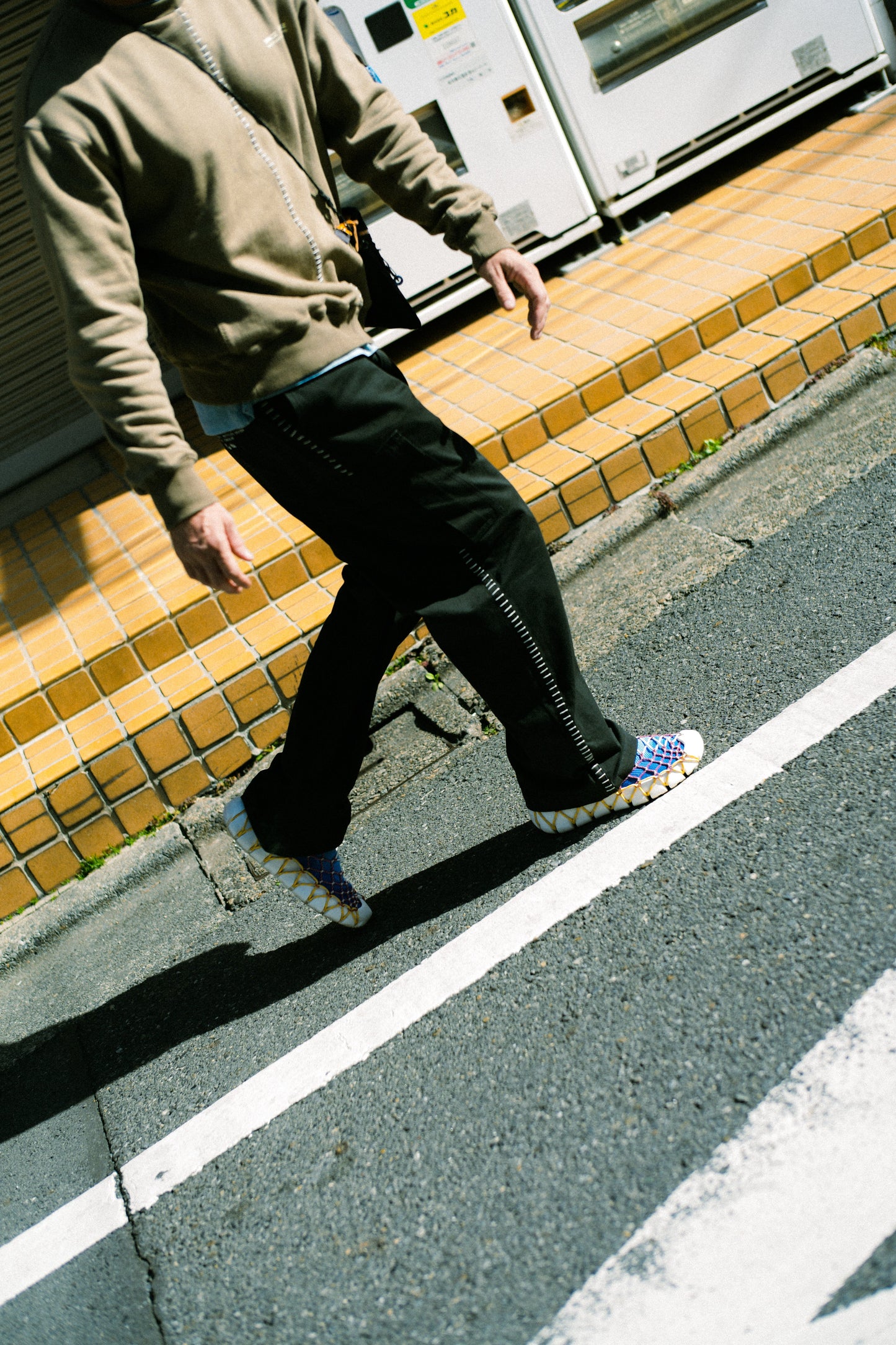 KEEN MEN'S UNEEK 360 x SPACE AVAILABLE - AZURE BLUE/STAR WHITE