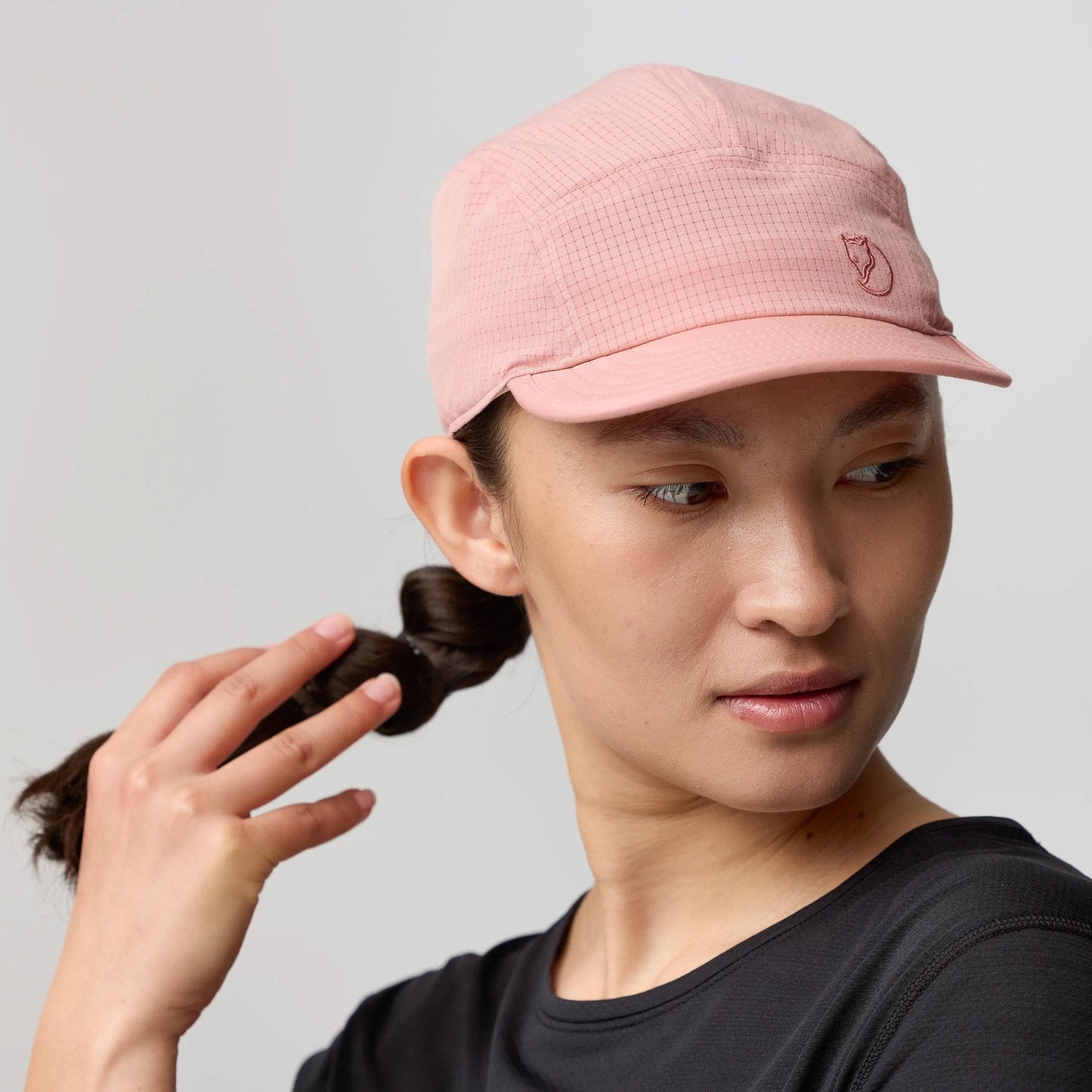 FJÄLLRÄVEN ABISKO TREKKING CAP - DARK GREY