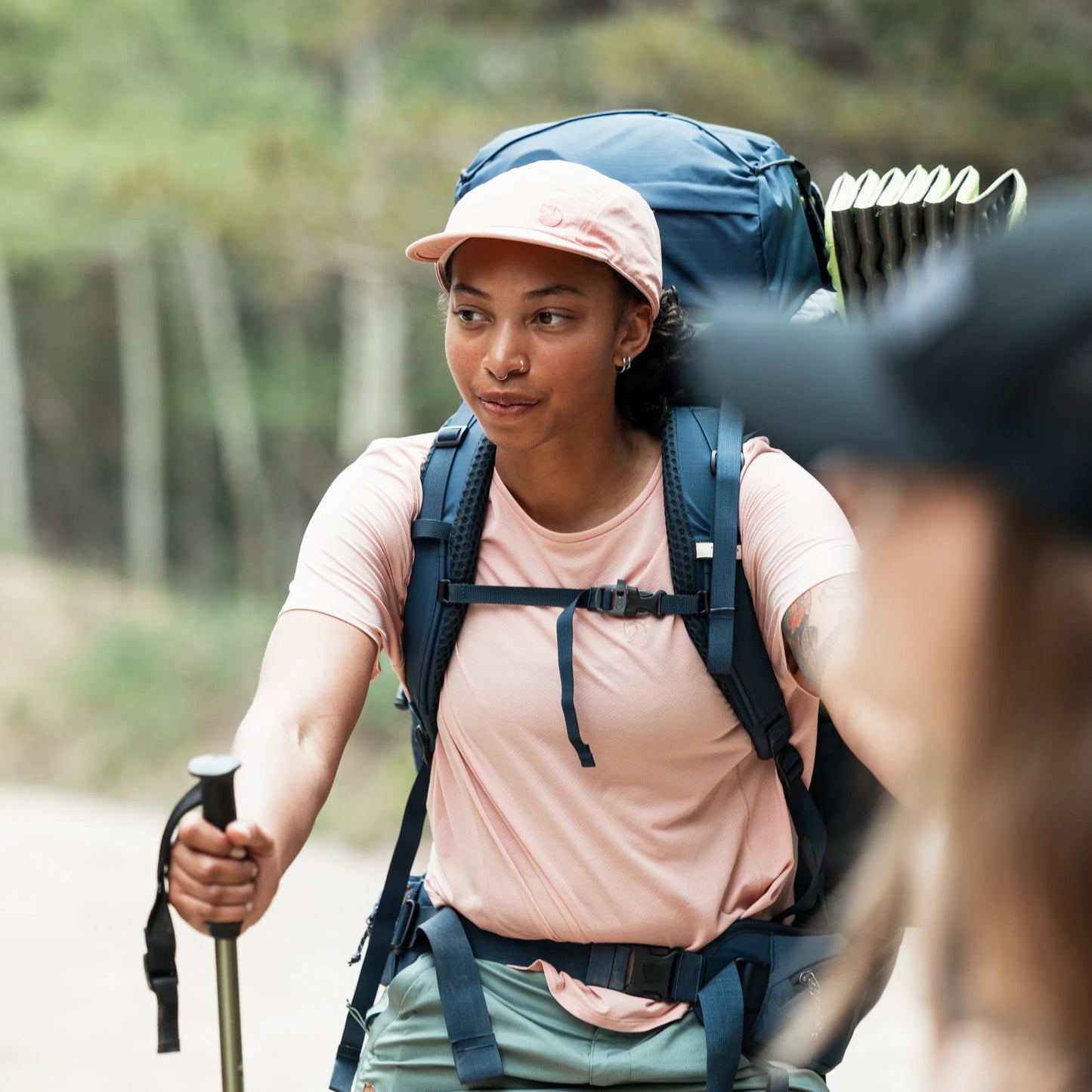 FJÄLLRÄVEN ABISKO TREKKING CAP - DARK GREY