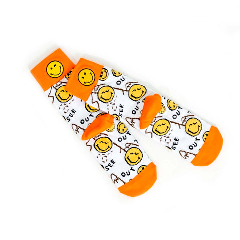 OUTSIDE X SMILEY SOCKS